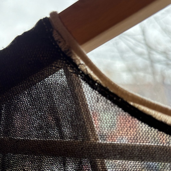 Hugo Boss sheer sweater size M/L - Picture 5 of 9